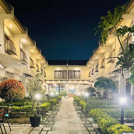 Baguio Holiday Villas Багио Экстерьер фото
